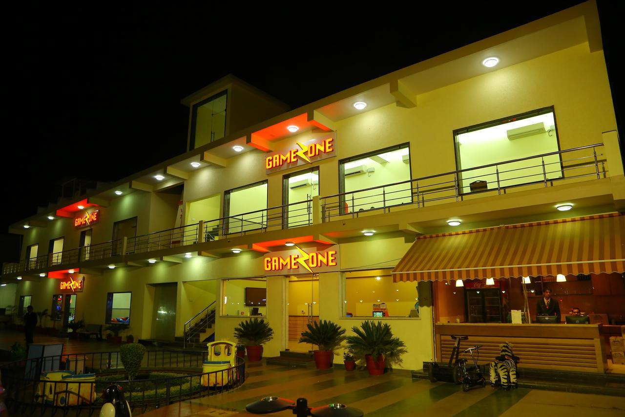 Hotel Deepali Sāgar Exteriör bild